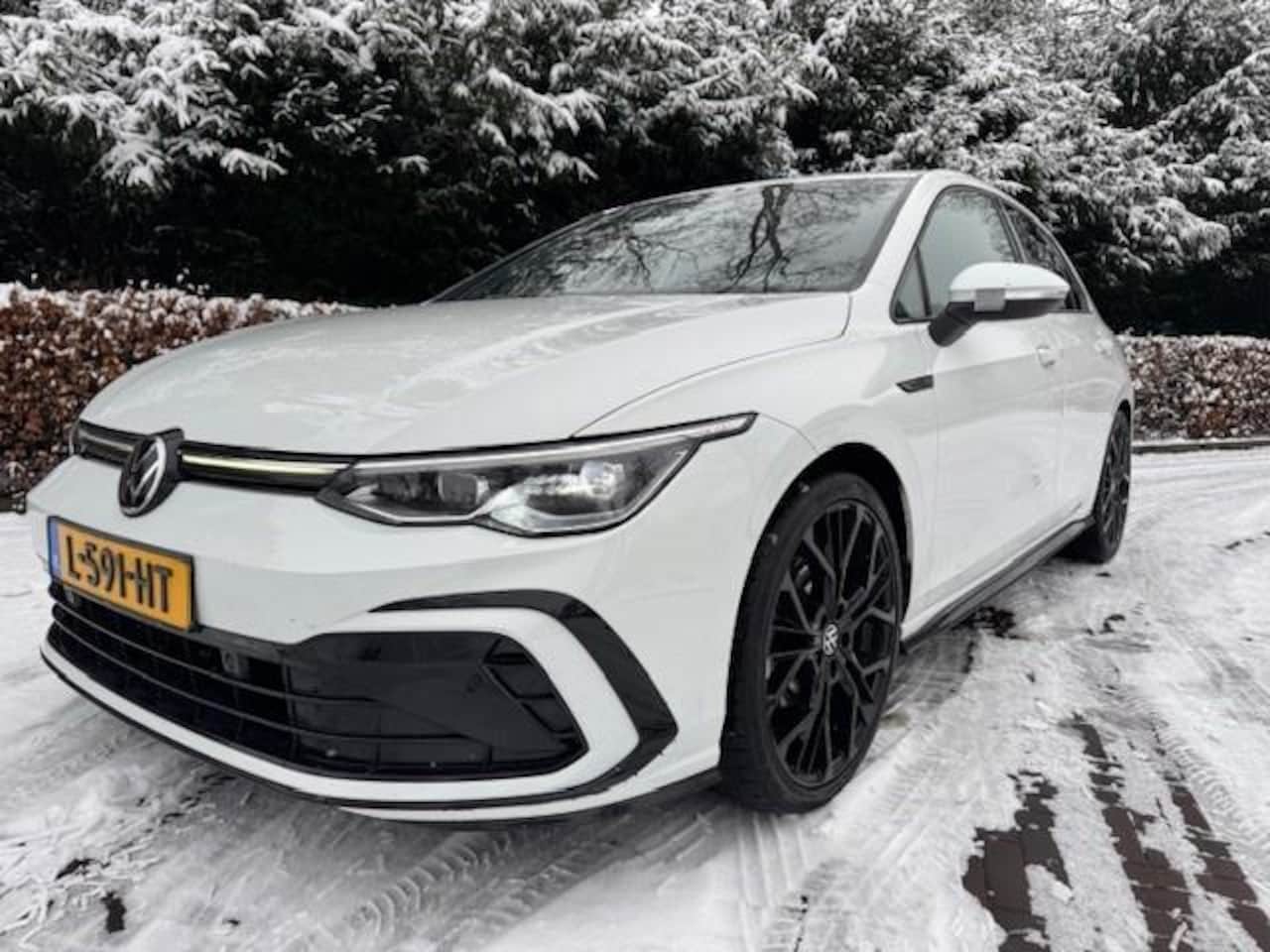 Volkswagen Golf - 1.5eTSI 150PK R-line Business LED/VIRTDASH/NAV/ACARPLAY - AutoWereld.nl