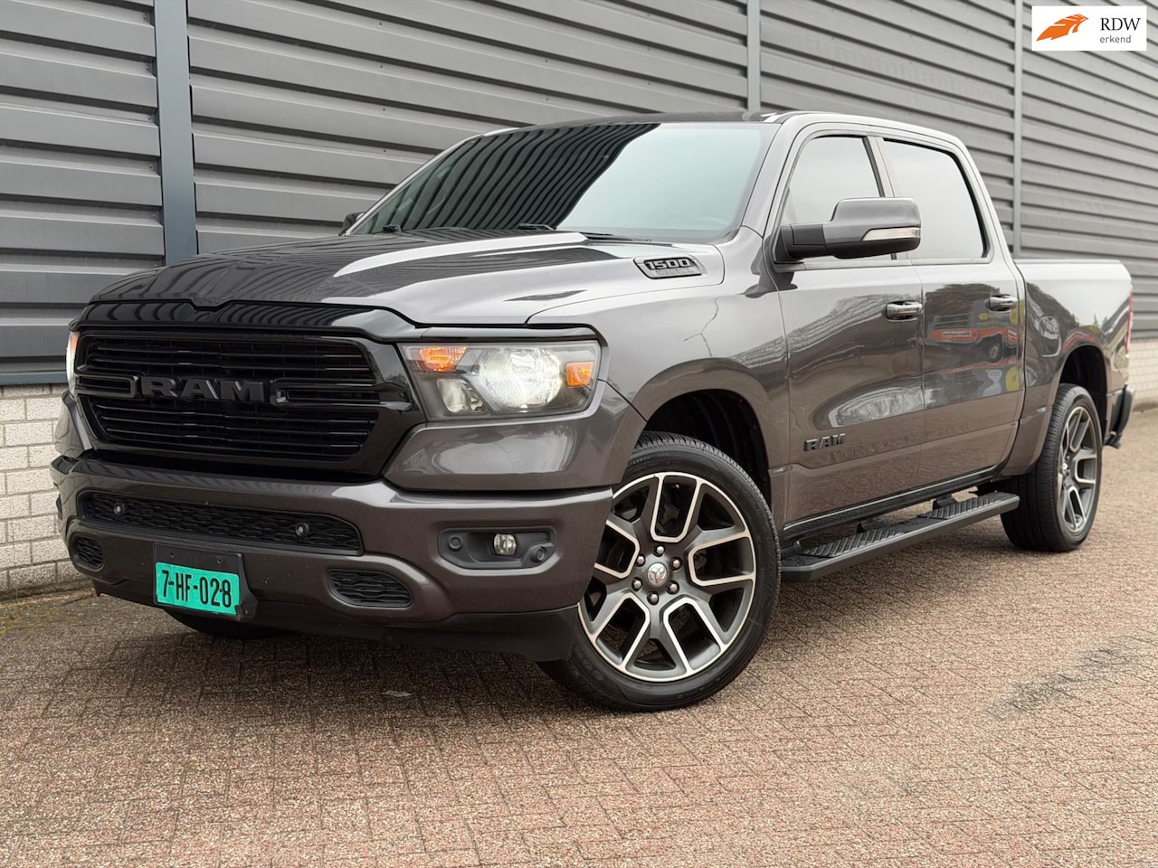 Dodge Ram 1500 - 5.7 V8 4x4 Crew Cab Big Horn BLACKPACK (2020) - AutoWereld.nl