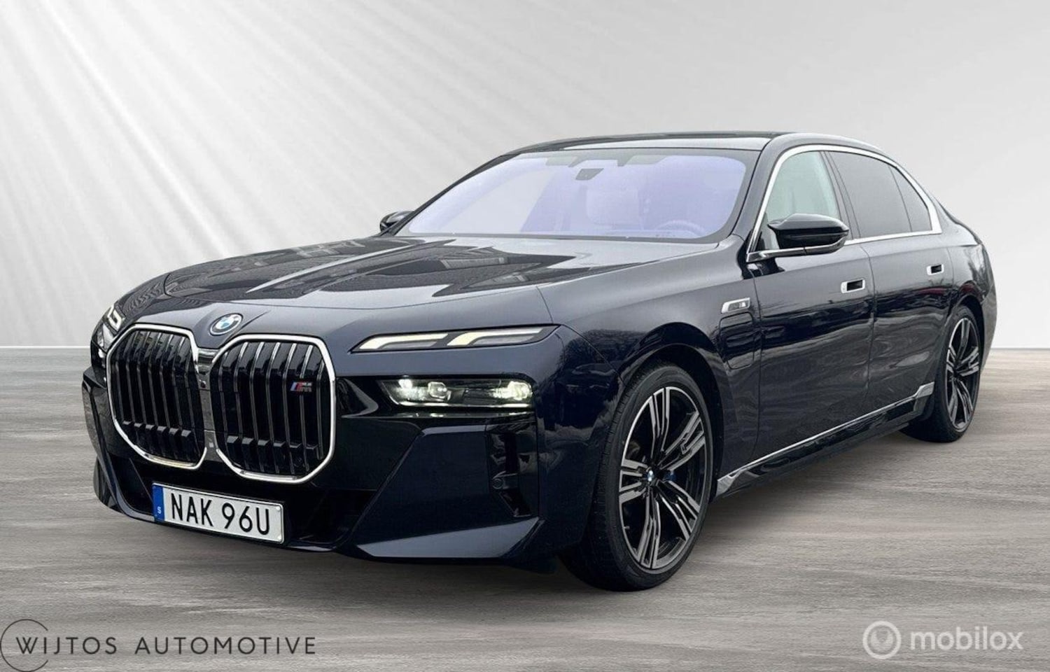 BMW 7-serie - M760e xDrive M760e xDrive, Individual, B&W, pano, massage - AutoWereld.nl