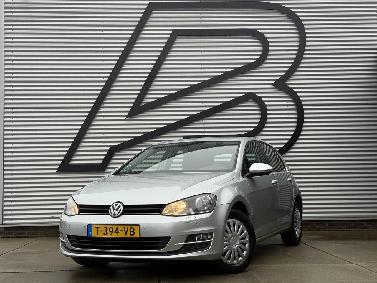 Volkswagen Golf - 1.2 TSI Highline 1e Eigenaar,Navi,Airco,Cruise,Stoelverw,PDc V+A,105pk,5 Deurs,Apk tot 04- - AutoWereld.nl