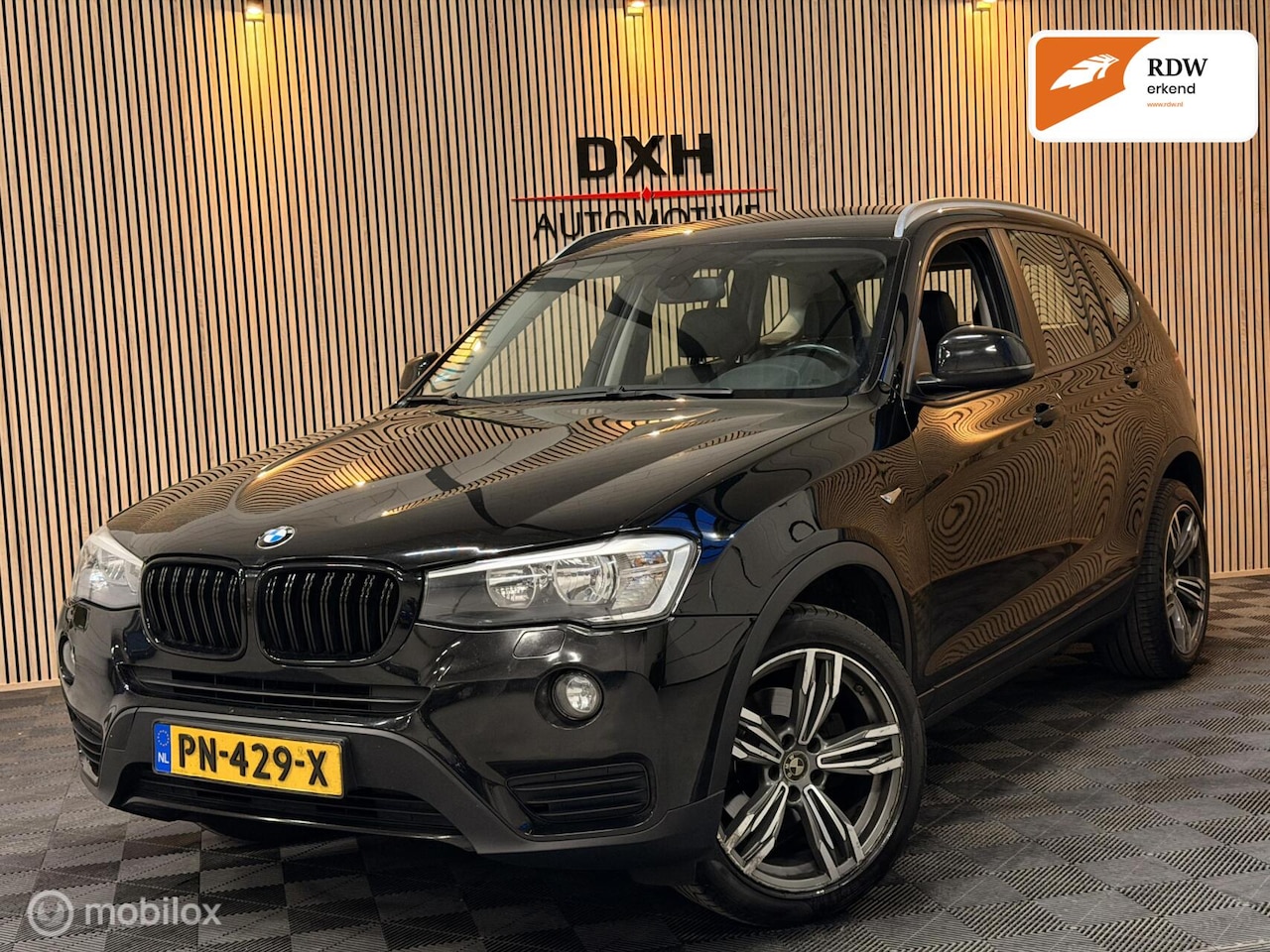 BMW X3 - sDrive18d AUTOMAAT APK-2027 EURO6 LEDER NAVI TREKHAAK - AutoWereld.nl