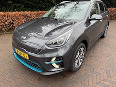 Kia e-Niro - EXECUTIVELINE 64KWH 3 FASEN/SOH 100%/LEER/ACARPLAY/LED/FABRIEKSGARANTIE