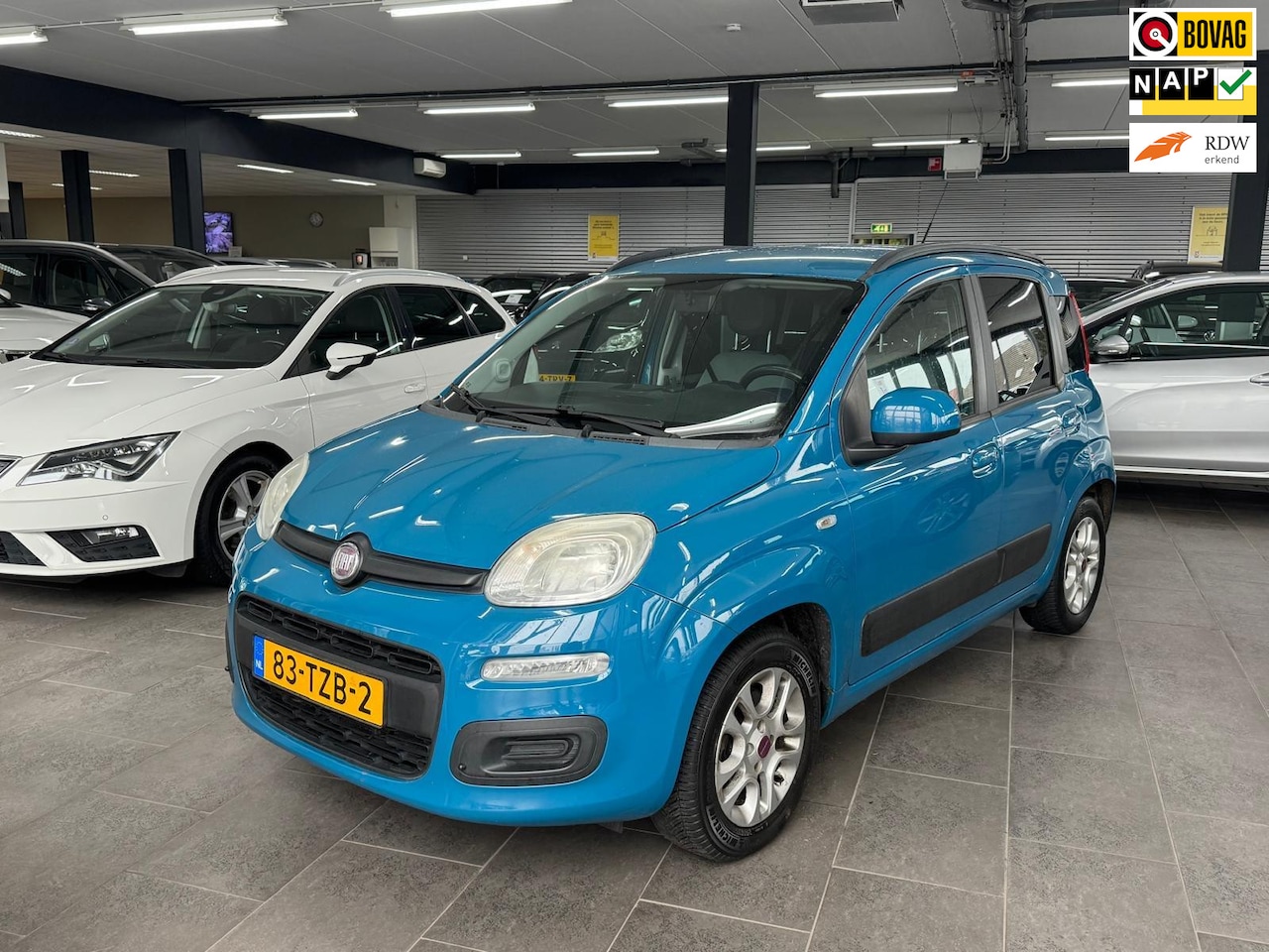Fiat Panda - 0.9 TwinAir Lounge airco cruise controle lm-velgen elektrische pakket trekhaak - AutoWereld.nl