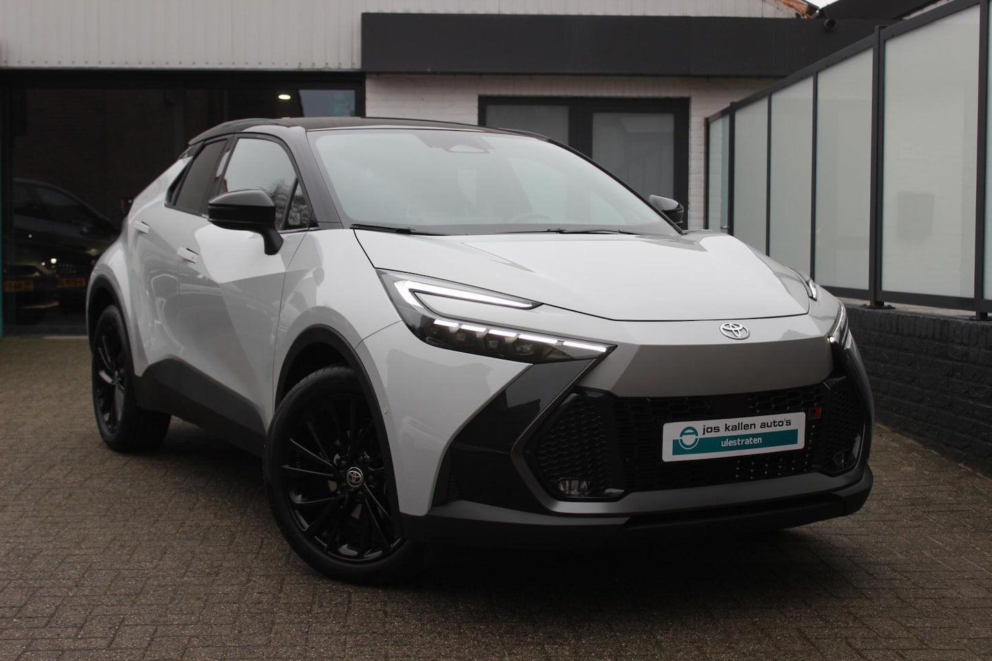 Toyota C-HR - 2.0 Hybrid 200 GR SPORT Première Edition Panoramadak, Trekhaak! - AutoWereld.nl