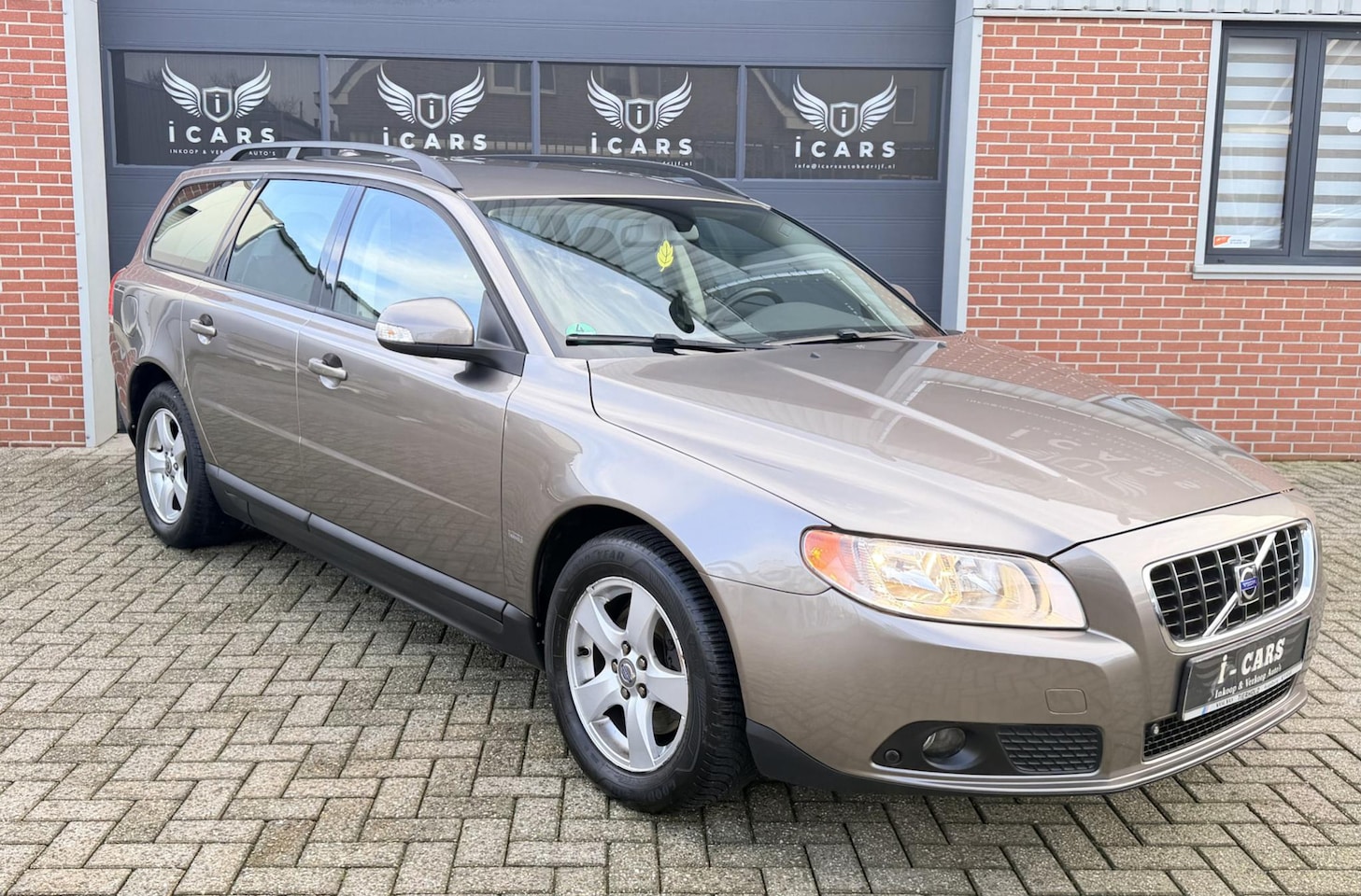 Volvo V70 - 2.0 Kinetic 1e eigenaar Dealer onderhouden - AutoWereld.nl