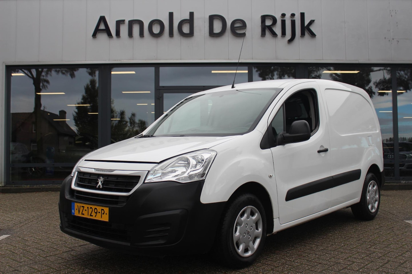 Peugeot Partner - 122 1.6 BlueHDi 100 L1 XR S&S - AutoWereld.nl