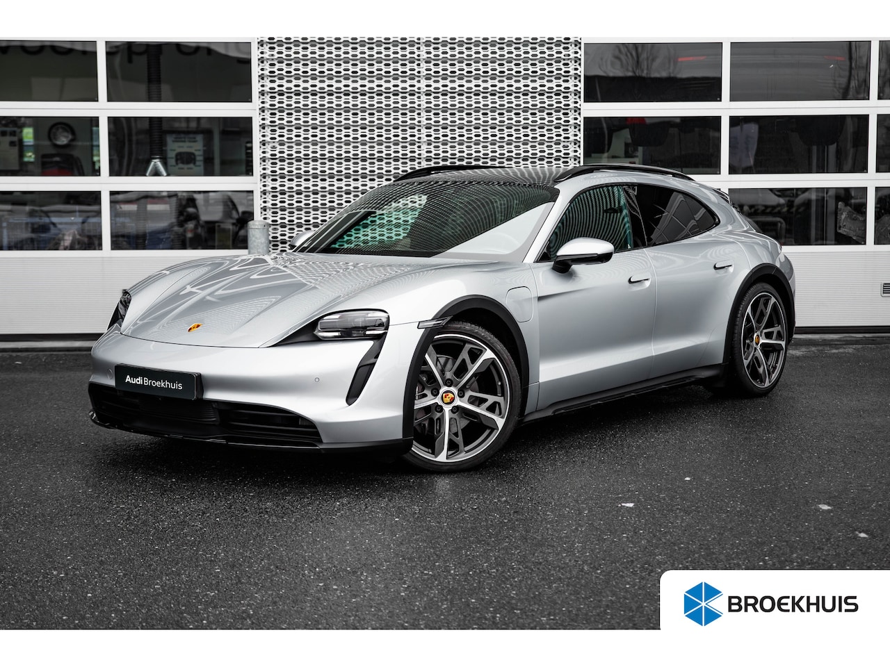 Porsche Taycan Cross Turismo - 4 93 kWh 4 93 kWh - AutoWereld.nl