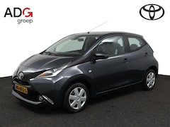 Toyota Aygo - 1.0 VVT-i x-play | Airco | Achteruitrijcamera | Bluetooth | Centrale vergrendeling |