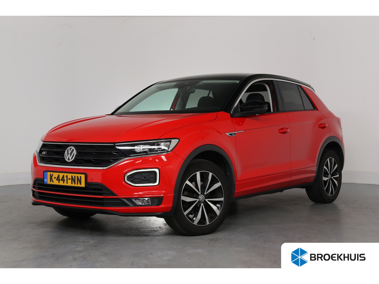 Volkswagen T-Roc - 1.0 TSI | Trekhaak | Camera | Navi | By App | Stoelverwarming | Clima | DAB | LED | Parkee - AutoWereld.nl