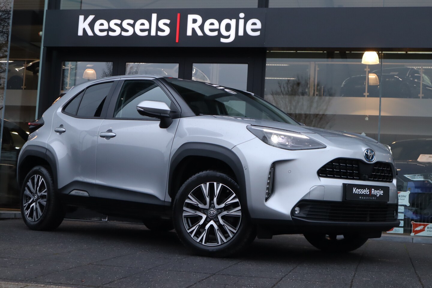 Toyota Yaris Cross - 1.5 Hybrid Executive Pano JBL HuD 17" BLIS ACC - AutoWereld.nl