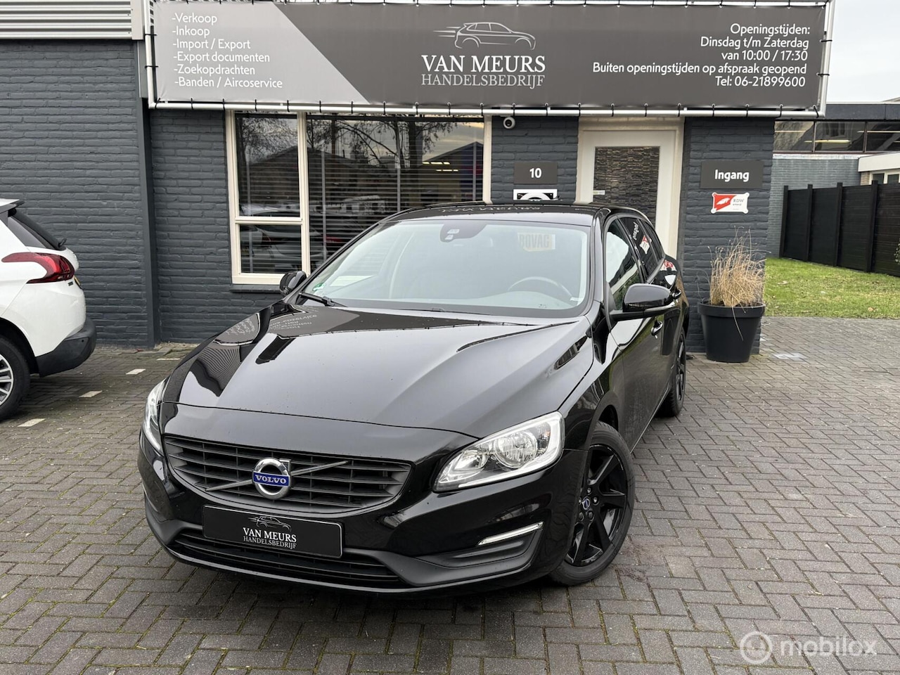 Volvo V60 - 2.0 D2 Kinetic Business 2.0 D2 Kinetic Business, Airco, cruise, apk 11-2026 - AutoWereld.nl
