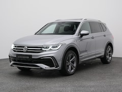 Volkswagen Tiguan Allspace - 1.5 TSI 150 PK R-Line 7-Pers. | PANO | 360° | ADAPTIVE | KEYLESS
