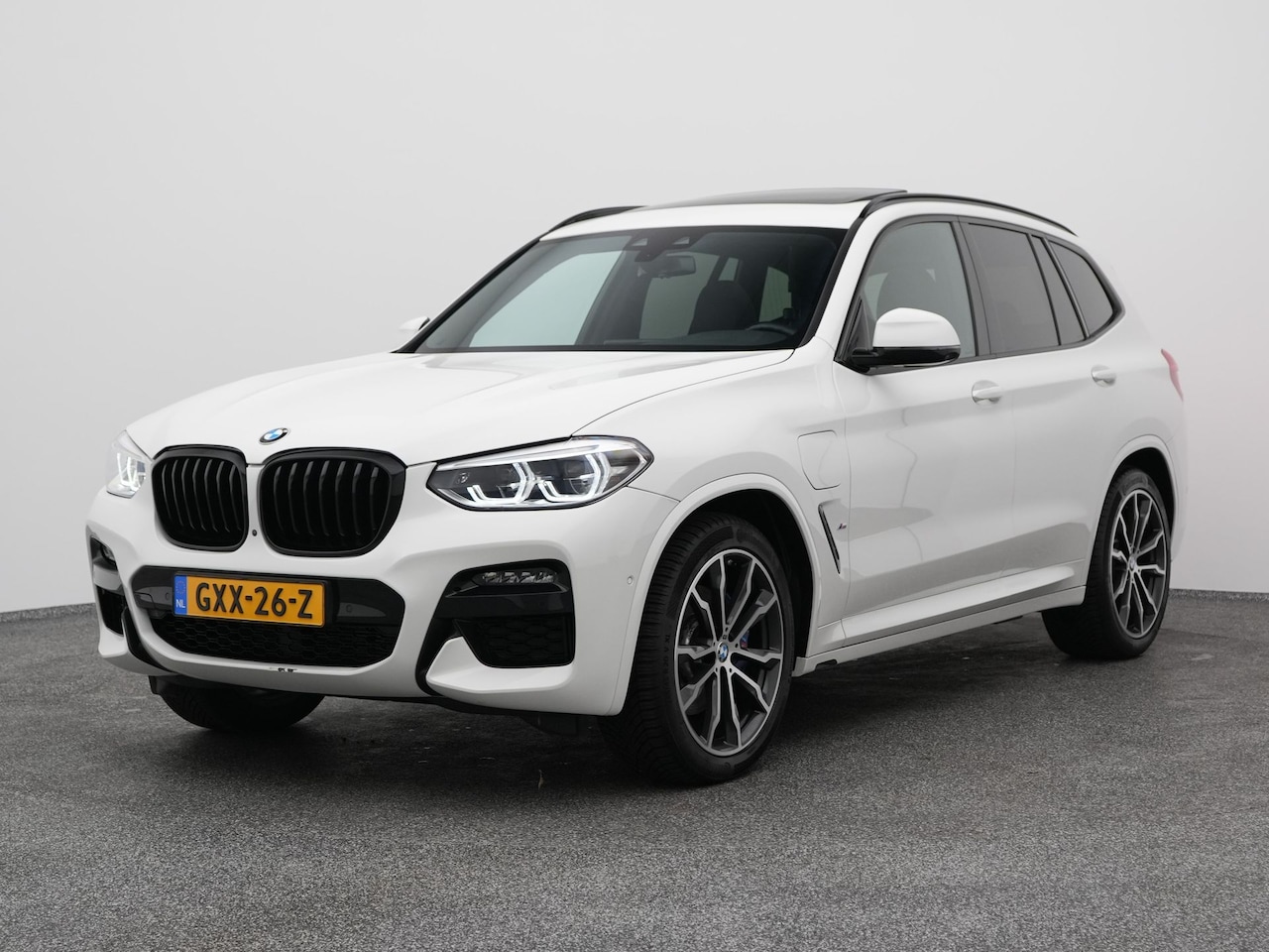 BMW X3 - xDrive30e High Executive M-Sport | PANO | 360° | CARPLAY - AutoWereld.nl