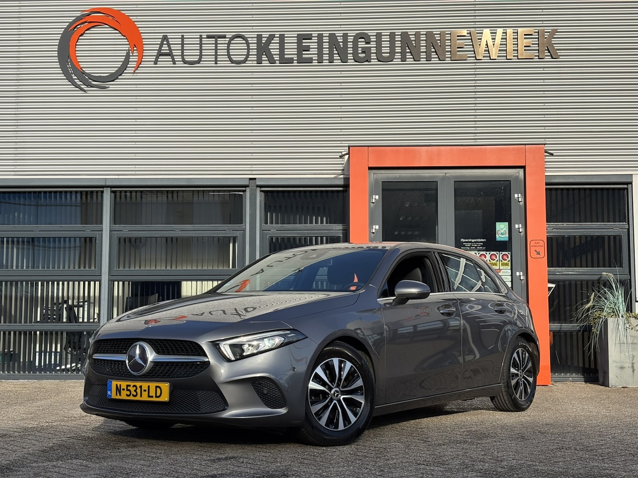 Mercedes-Benz A-klasse - 180 Business Solution / Applecarplay Android Auto / Digital Cockpit / Stoelverwarming / - AutoWereld.nl