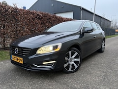 Volvo V60 - 2.4 D6 AWD Plug-In Hybrid Summum / AUTOMAAT / LEER / NAVI / SCHUIFDAK