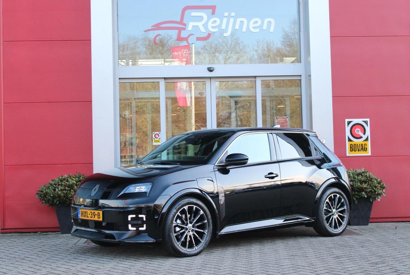 Renault 5 - 150PK COMFORT RANGE ICONIC CINQ 52 kWh | NAVIGATIE SYSTEEM MET GOOGLE INTERGRATIE | HARMAN - AutoWereld.nl
