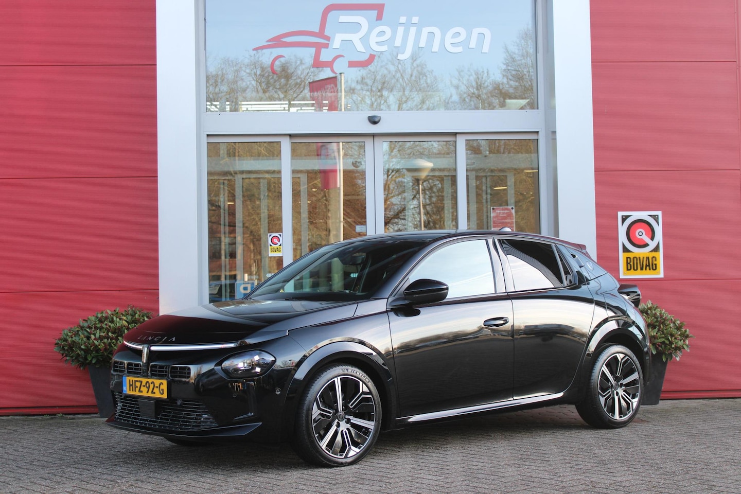 Lancia Y(psilon) - Ypsilon 1.2 110PK Turbo Hybrid LX | CAMERA VOOR/ ACHTER | ELEKTRISCH VERSTELBARE BESTUURDE - AutoWereld.nl