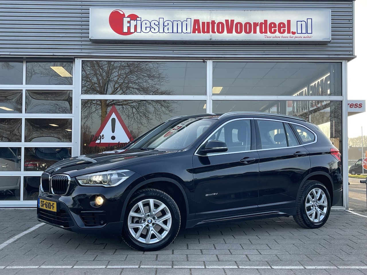 BMW X1 - sDrive18d Corporate Lease Executive Automaat / Groot Navi / Head Up/Sportstoelen/ LED / 20 - AutoWereld.nl