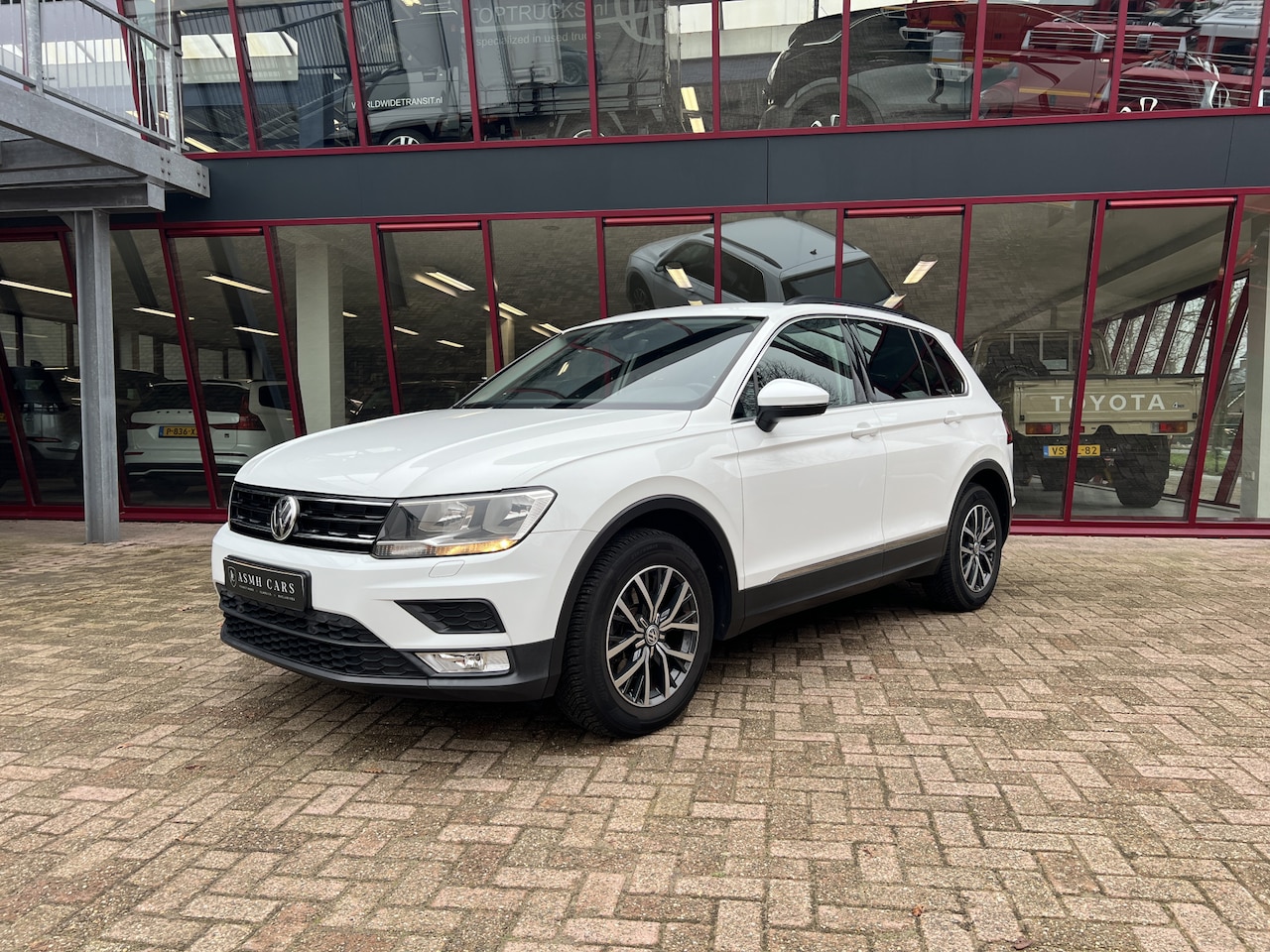 Volkswagen Tiguan - 1.4 TSI ACT Highline | ACC | Navi | PDC | Stoelverw. | - AutoWereld.nl
