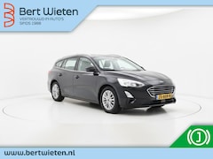 Ford Focus Wagon - 1.0 EcoB. Titanium | Geen import | Trekhaak | Nieuwe Distributie