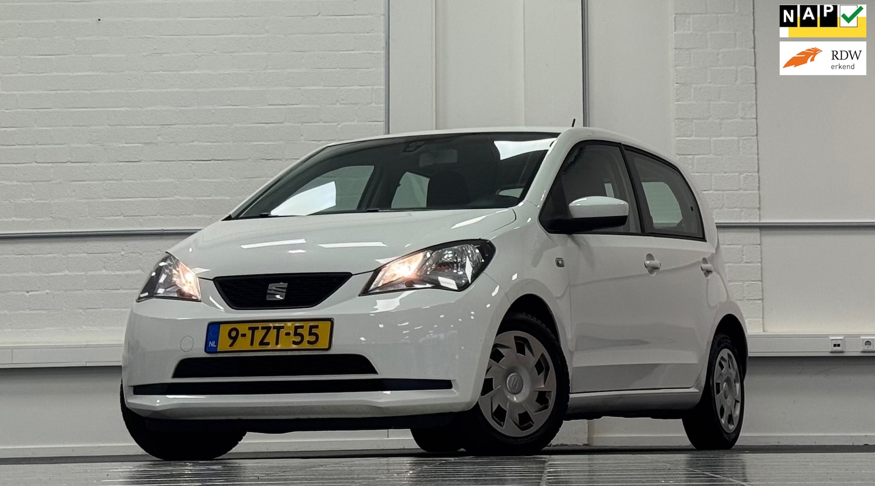 SEAT Mii - 1.0i Style Airco 2e Eigenaar Navigatie 5-drs Garantie - AutoWereld.nl