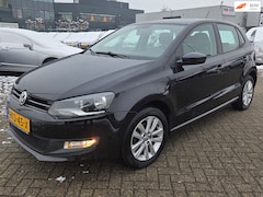 Volkswagen Polo - 1.4-16V Highline/APPLE CARPLAY