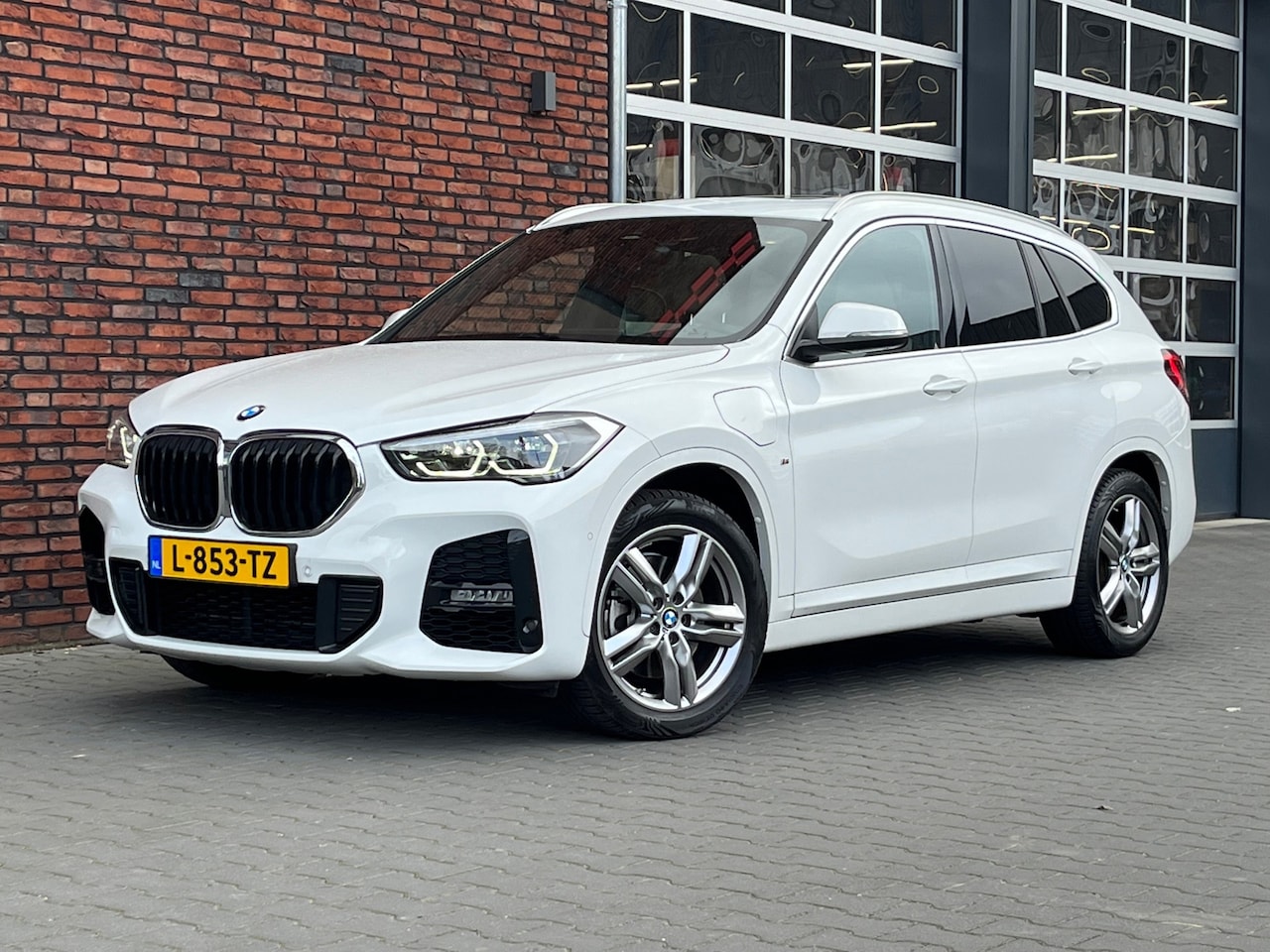 BMW X1 - XDrive25e eDrive Edition AchteruitrijCam./LED/DAB/PDC/Navi/Clima/Airco/Cruise/PanoramaDak/ - AutoWereld.nl