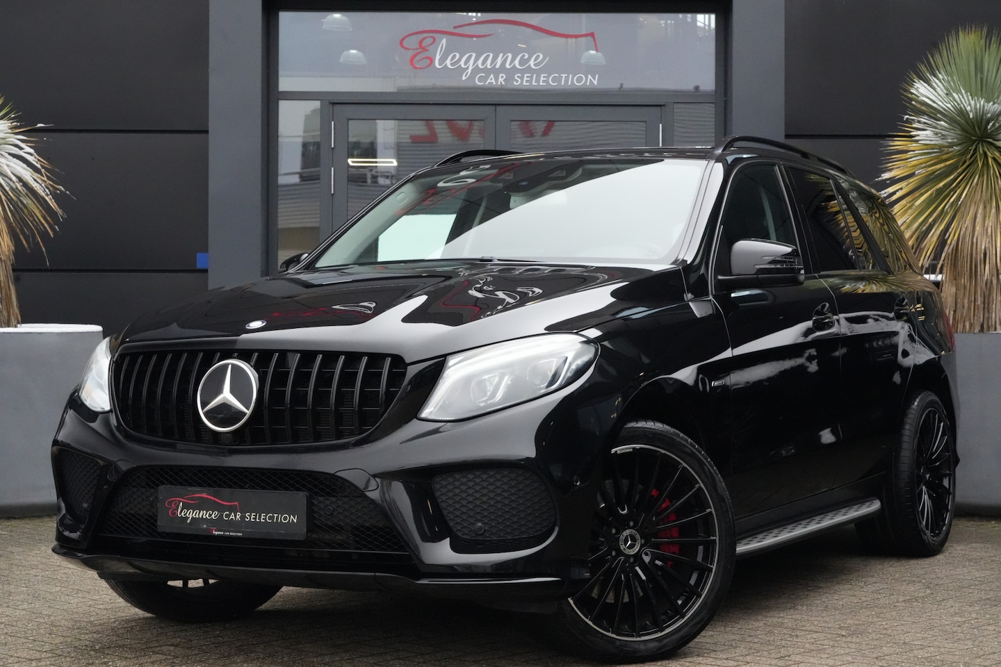 Mercedes-Benz GLE-Klasse - 450 AMG 4MATIC 368pk Schuifdak/Trekhaak/HarmanKardon - AutoWereld.nl