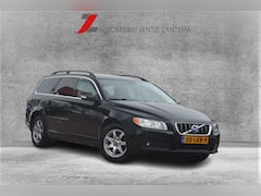 Volvo V70 - 2.5T Momentum Nederlandse auto 5 cilinder met oa leren bekleding navigatie pdc trekhaak cv