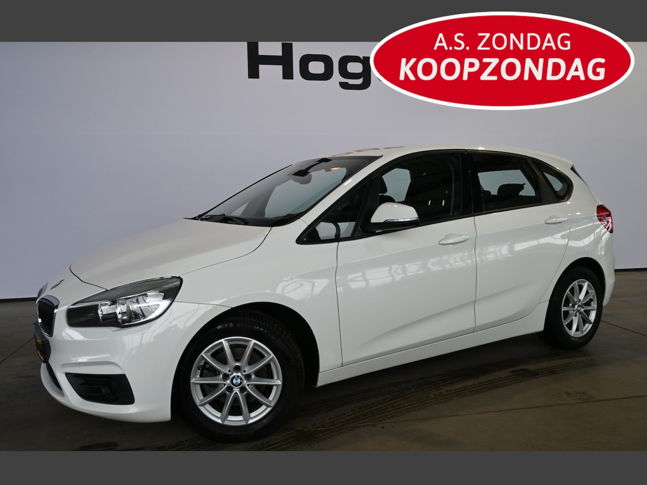BMW 2-serie Active Tourer - 218i Airco Trekhaak LED Lichtmetaal Rijklaarprijs Inruil Mogelijk! - AutoWereld.nl