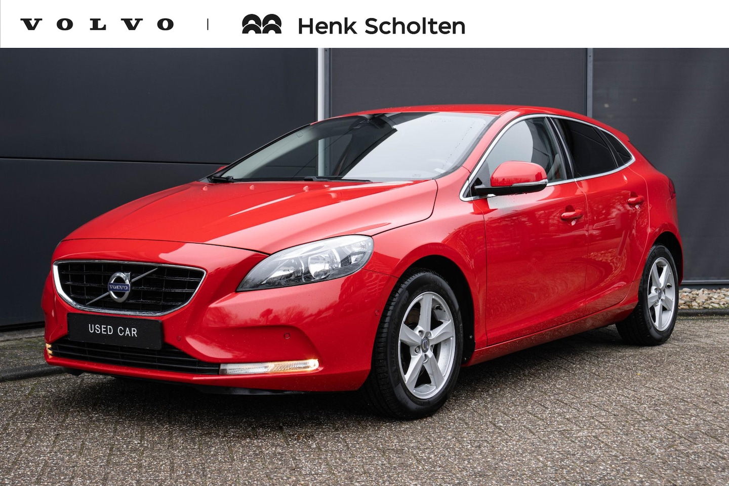 Volvo V40 - T3 Momentum | Cruise control | Climate control | Mulitfunctioneel stuurwiel | Regensensor - AutoWereld.nl