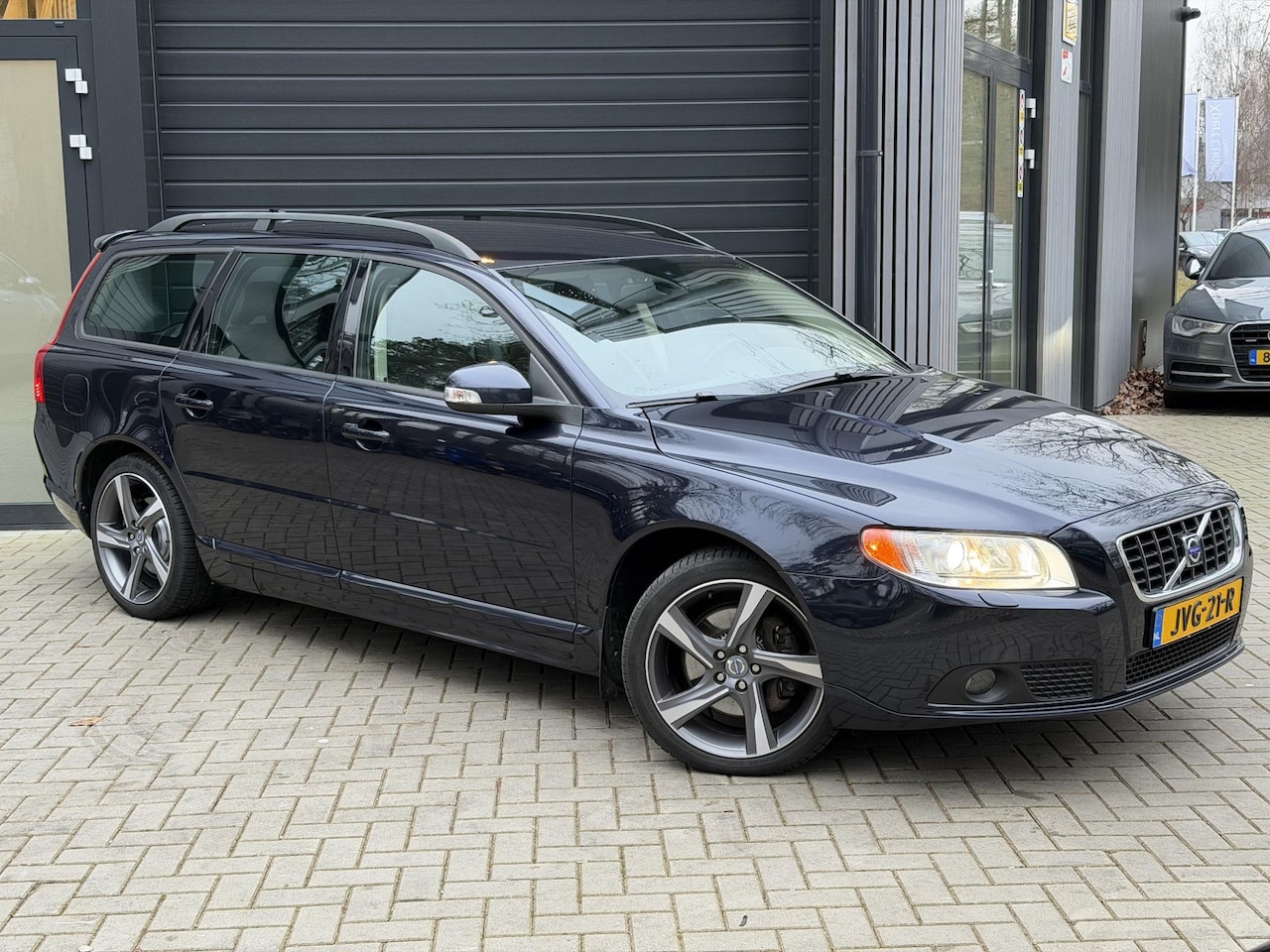 Volvo V70 - 2.5T Momentum 2.5T Momentum - AutoWereld.nl