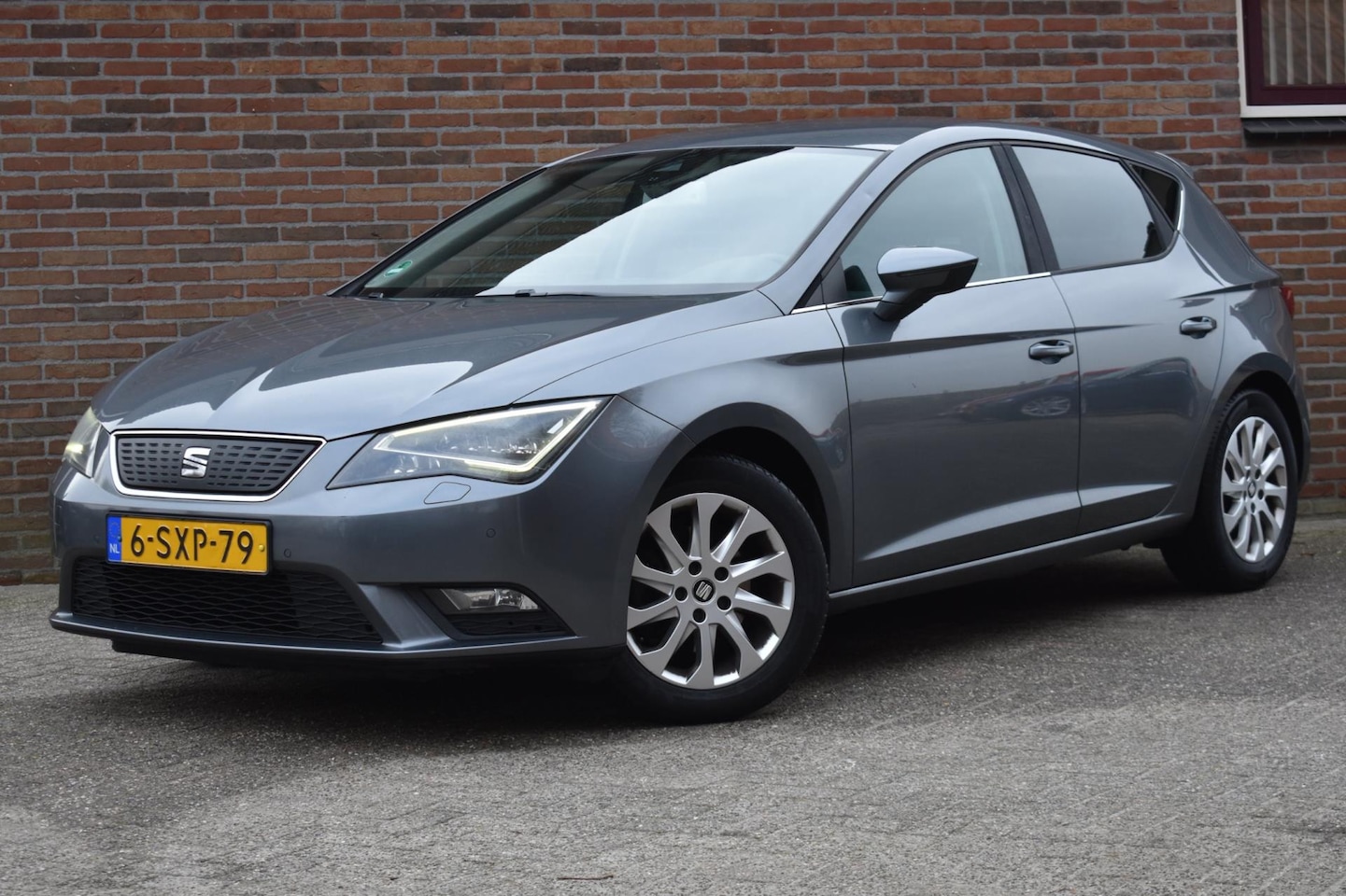 SEAT Leon - 1.6 TDI Limited Edition II '13 LED Leder Clima Navi Cruise - AutoWereld.nl