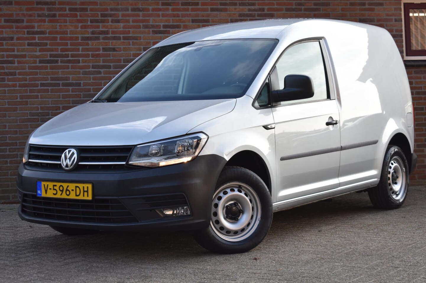 Volkswagen Caddy - 2.0 TDI L1H1 BMT Comfortline '17 Cruise Airco BTW Automaat - AutoWereld.nl