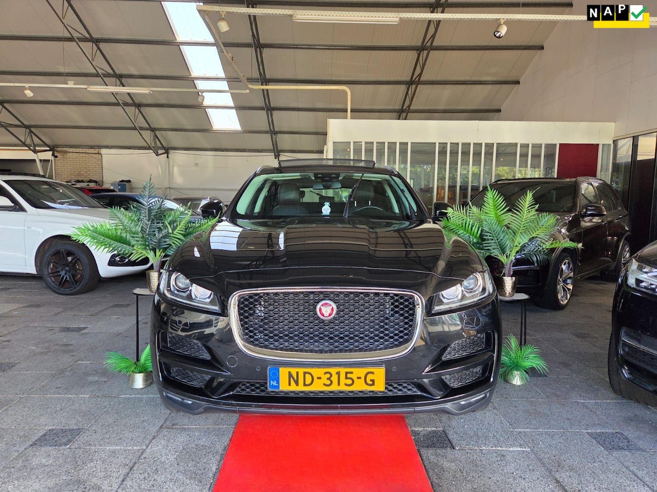 Jaguar F-Pace - 2.0 AUT Portfolio AWD 4X4 PANORAMA! 2017 - AutoWereld.nl