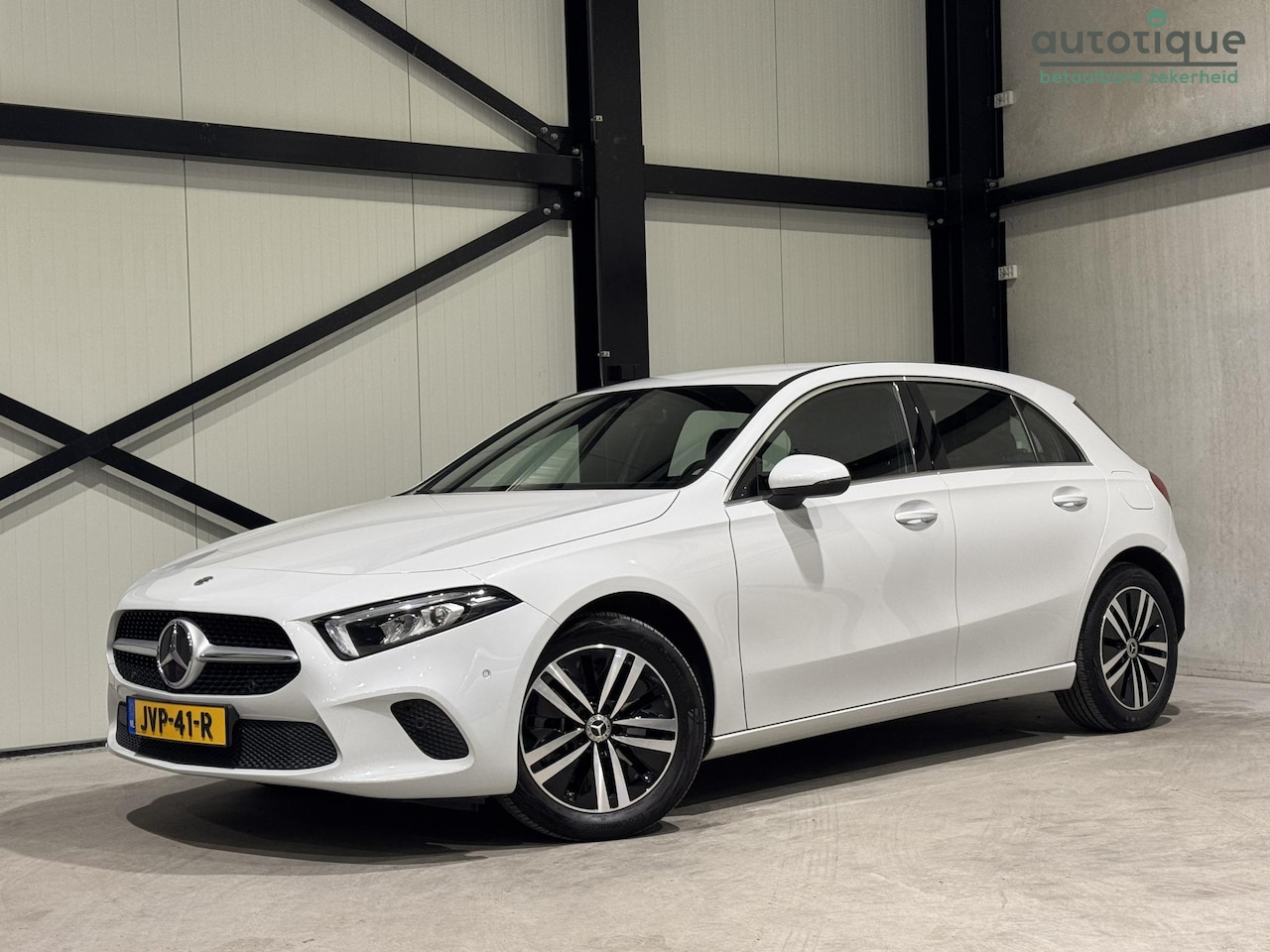 Mercedes-Benz A-klasse - 250 e Business | SOH 96% | leder | sfeer verlichting | navi | - AutoWereld.nl