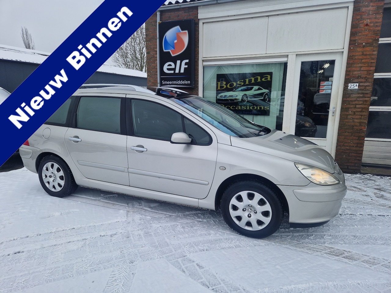 Peugeot 307 SW - 1.6 16V "Premium" Clima - Cruise - Pano-dak - Trekhaak - Apk 29-03-2027 !! - AutoWereld.nl