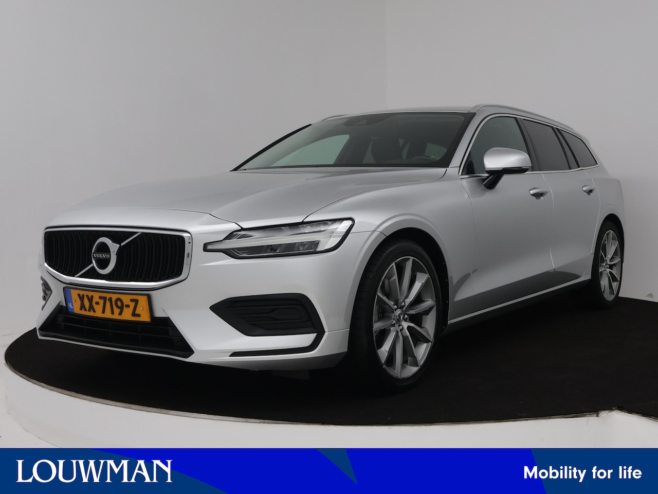 Volvo V60 - 2.0 T5 Momentum | Trekhaak uitklapbaar | Stoel/Stuurverwarming | Dodehoek detectie | - AutoWereld.nl