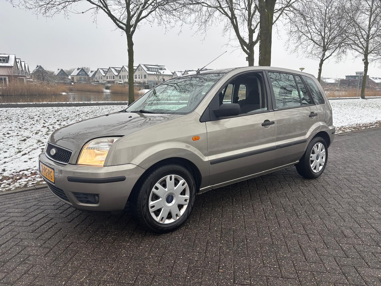 Ford Fusion - 1.6-16V Ghia 1.6-16V Ghia - AutoWereld.nl
