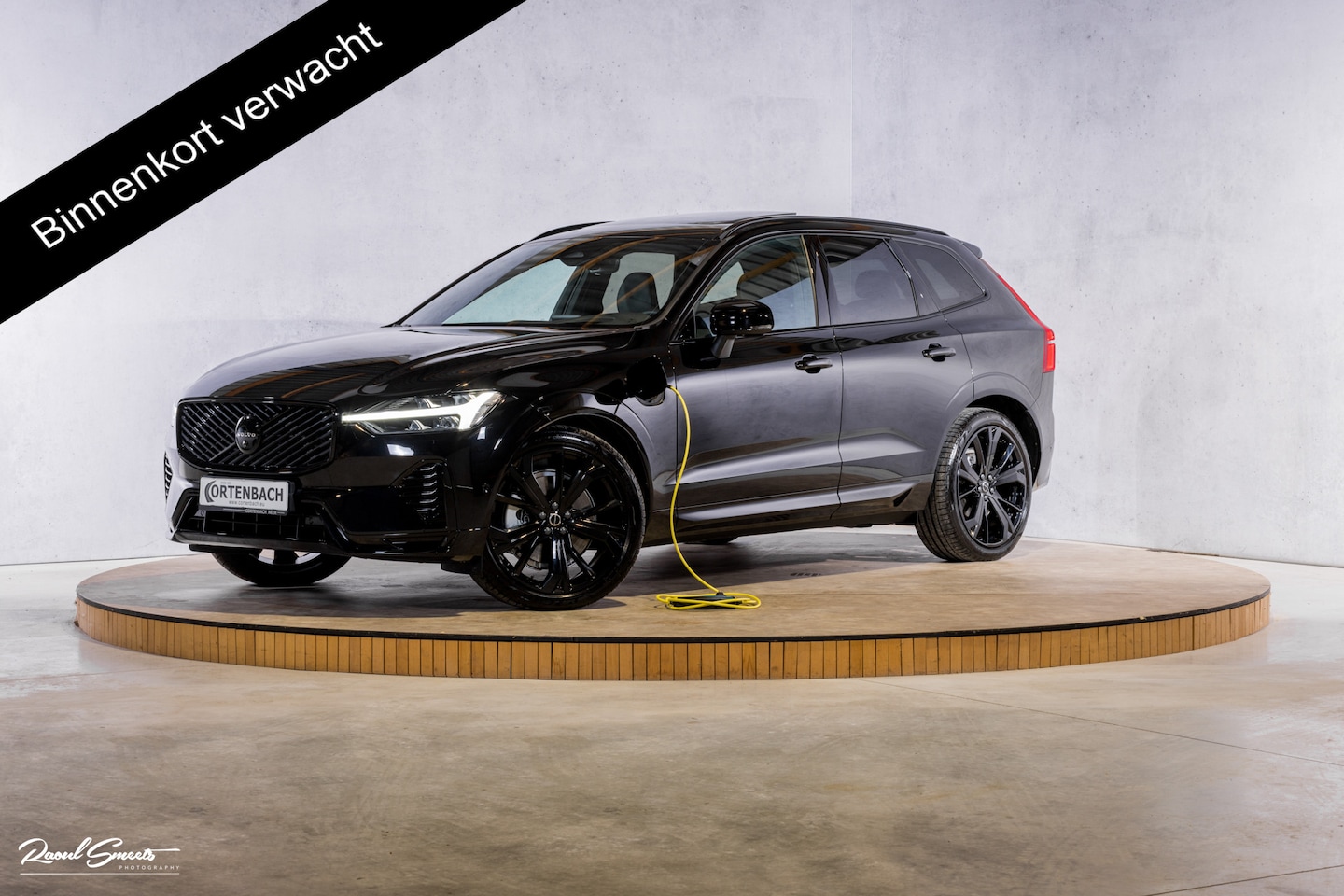 Volvo XC60 - 2.0 T8 Plug-in hybrid AWD Plus Black Edition | Luchtvering | Harman Kardon | Adaptieve cru - AutoWereld.nl