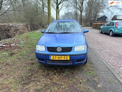Volkswagen Polo - 1.4-16V Trendline