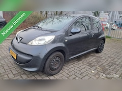 Peugeot 107 - 1.0-12V XR