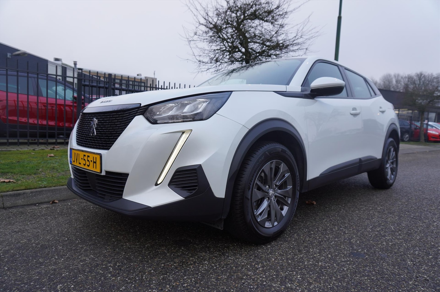 Peugeot 2008 - 1.2 Puretech 100pk Blue Lease Active Navigatie - AutoWereld.nl