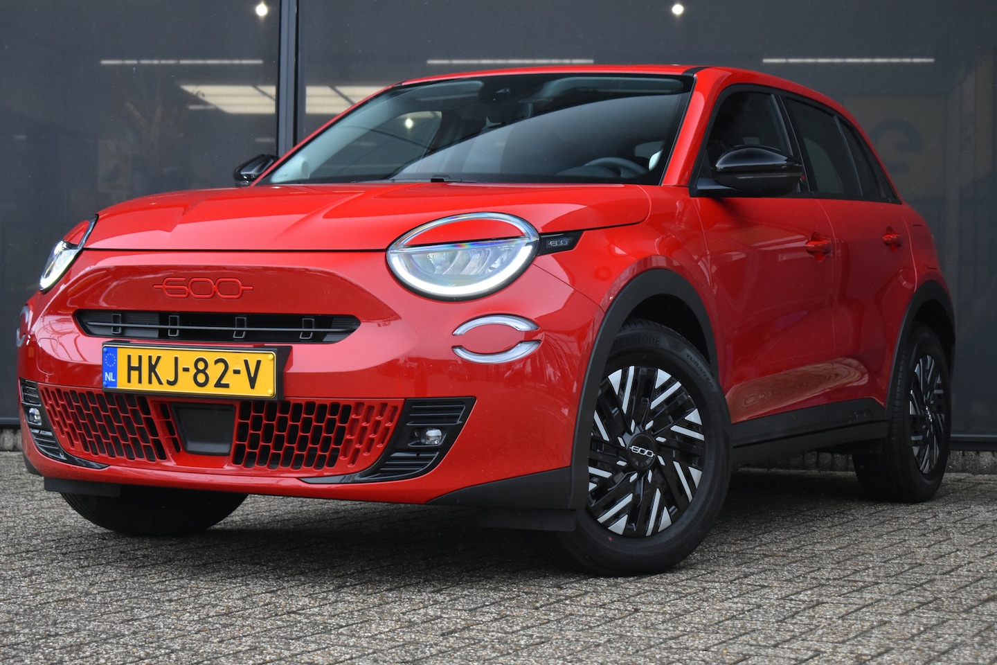 Fiat 600e - RED 54 kWh 156pk 3 Fase 97%SOH! | Navigatie by App | Cruise Control | Parkeersensoren | Ke - AutoWereld.nl