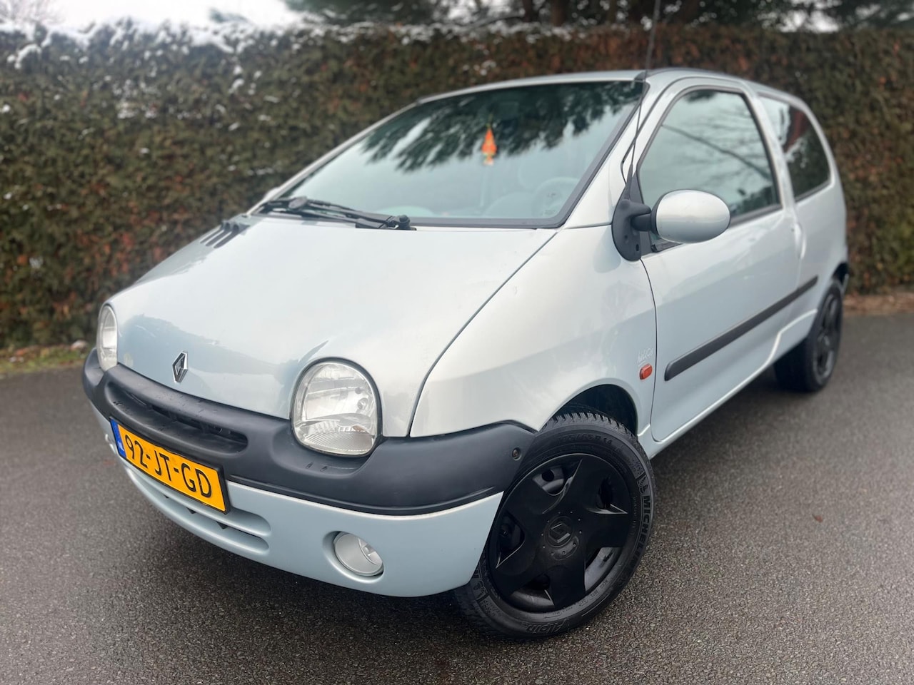 Renault Twingo - 1.2 Hélios AIRCO NAP APK STUURBEKRACHTIGING !! - AutoWereld.nl