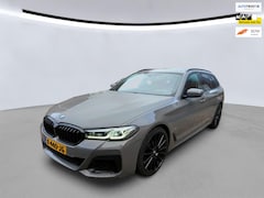BMW 5-serie Touring - 520i High Executive M-SPORT l PANO l HUD l H/K l 360 CAMERA l ORG.NL l DEALER ONDERHOUDEN
