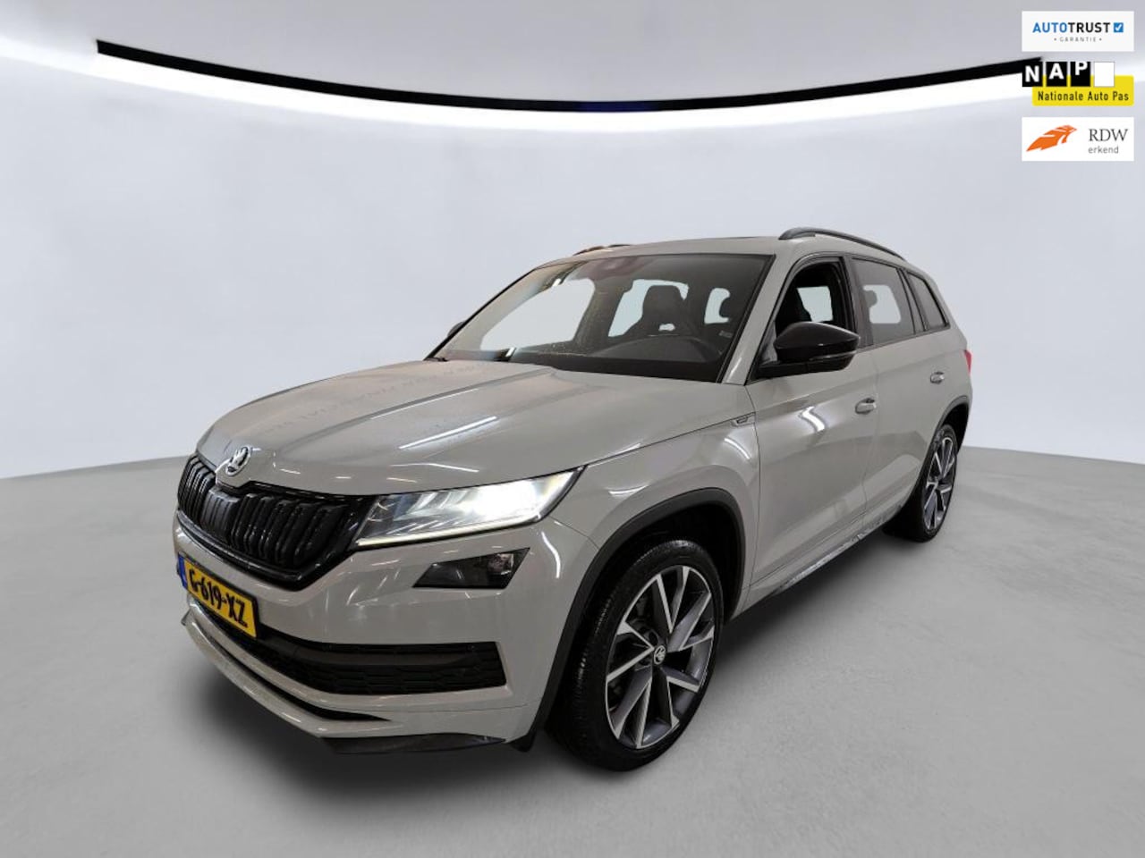 Skoda Kodiaq - 1.5 TSI Sportline DSG VOL! PANO l TREKHAAK l CANTON l KEYLESS l ACC l LANE/SIDE l SFEER l - AutoWereld.nl