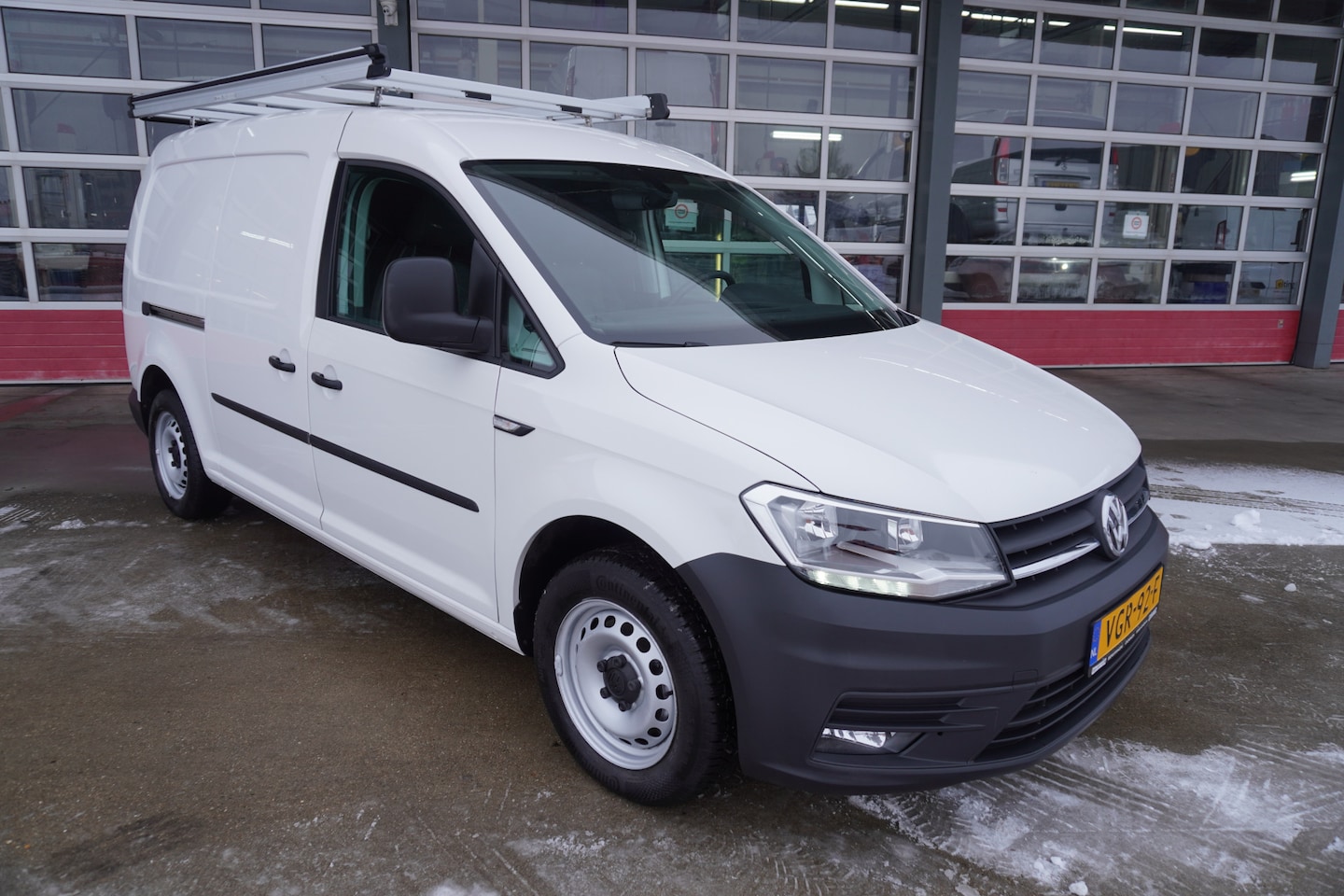 Volkswagen Caddy Maxi - 2.0 TDI L2H1 BMT Comfortline nr. V048 | Airco | Cruise | Sortimo laadruimte inrichting - AutoWereld.nl