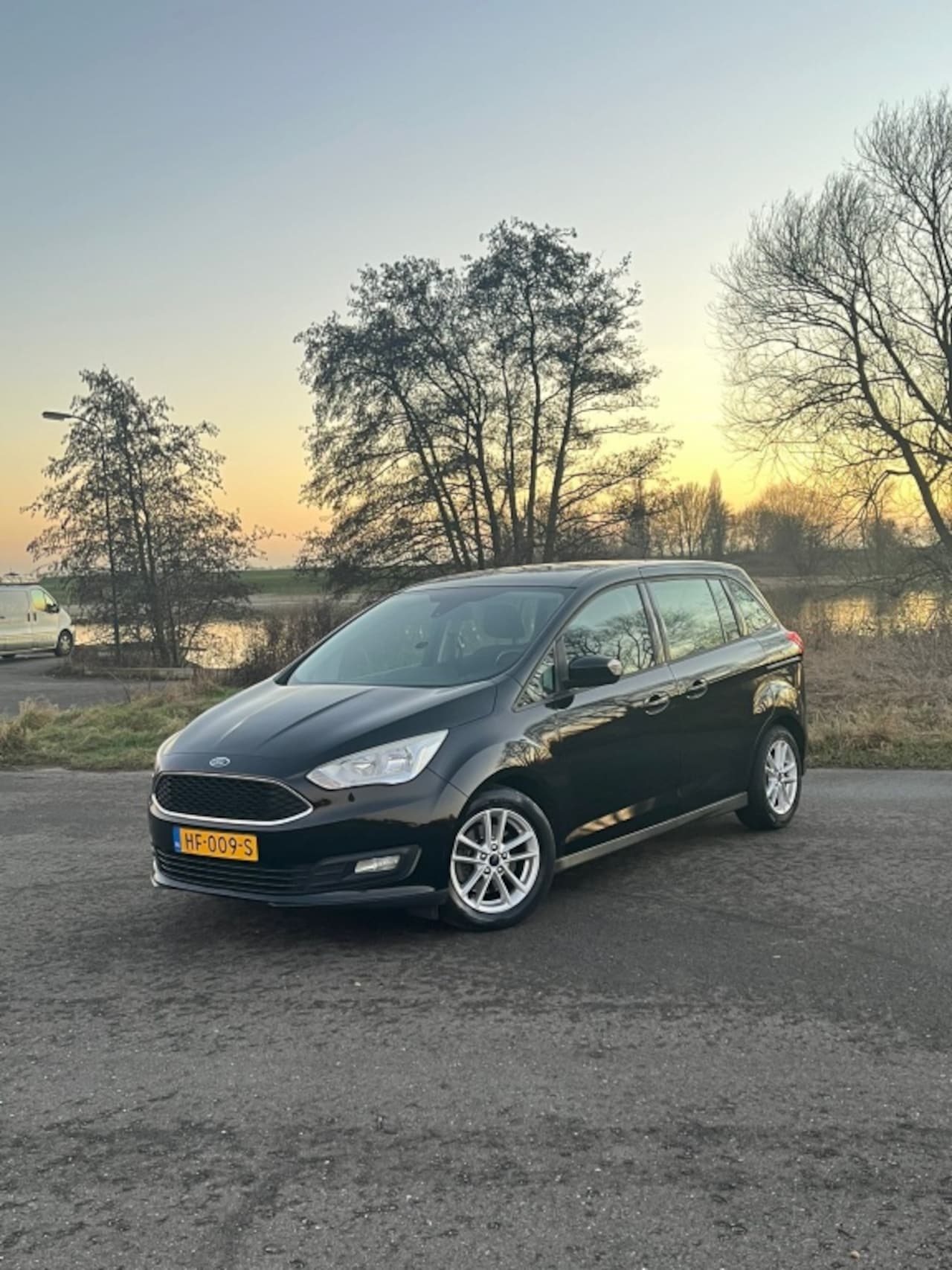 Ford Grand C-Max - 1.0 Ecoboost 2015 7-Persoons NW DRiem Cruise Control - AutoWereld.nl