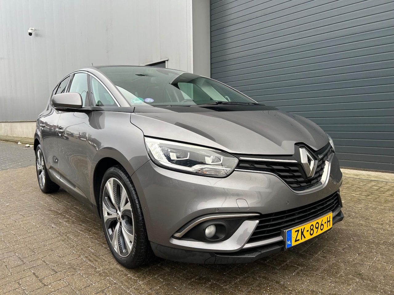 Renault Scénic - 1.3 TCe Bose PANO NAVI XENON PDC 2019 - AutoWereld.nl